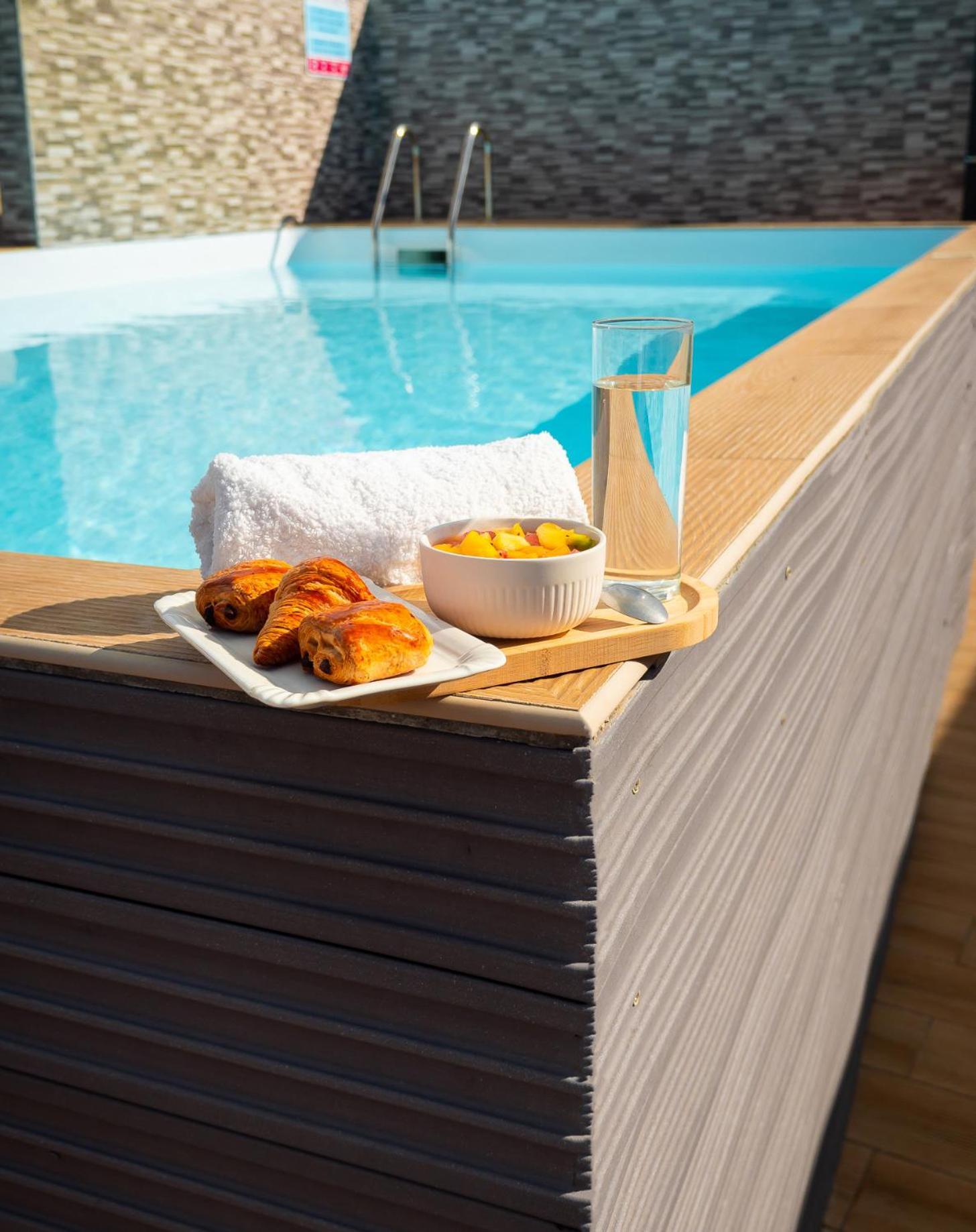 Evasion En Plein Coeur De La Ville T2 Jacuzzis Sauna Et Piscine Au Centre De Grand Anse Ngoại thất bức ảnh